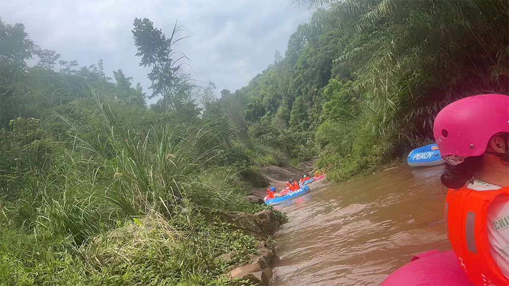 公司搞了一场漂流活动